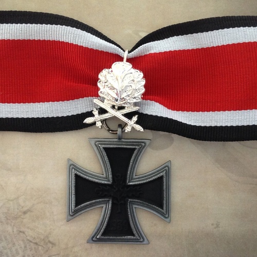 1939 - 1957 GERMAN KNIGHT'S CROSS W/ SILVER OAK LEAVES | REPLICA | ARMY | WWII